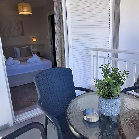 House Kiriaki Aparthotel 3*